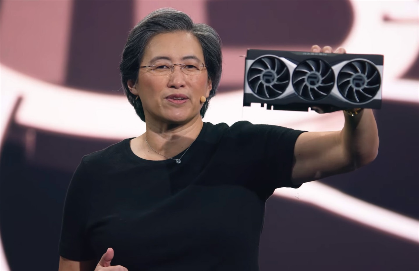 AMD RX 6800 XT 顯卡發布:649 美元,對標 RTX 3080