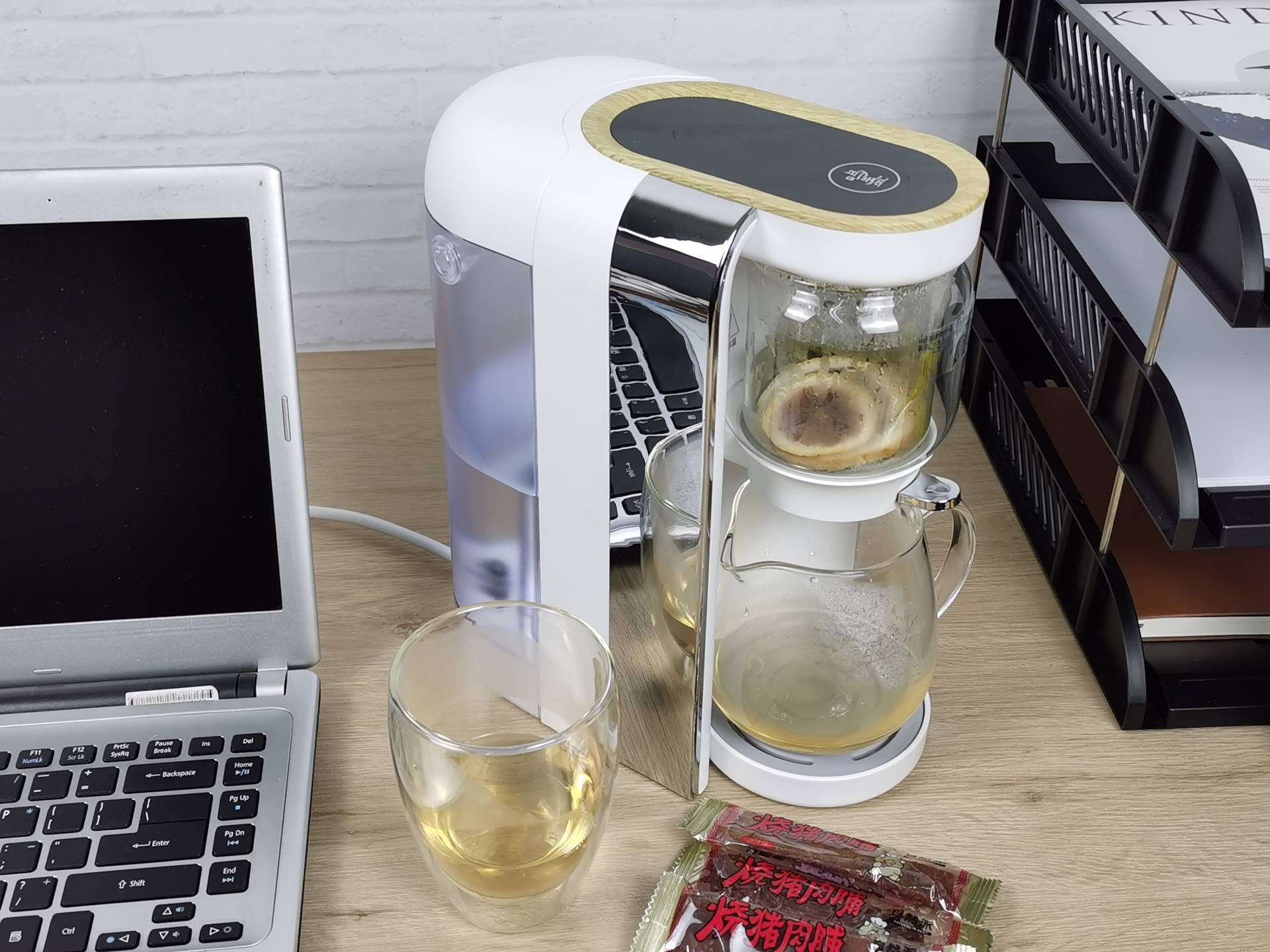 即熱飲水機測評:用上鳴盞即熱茶飲機,辦公室里實現飲水泡茶自由