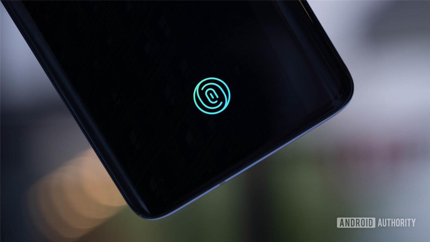 Android 12 開發者預覽版代碼泄密:Pixel 6 5G 或同時支持屏下指紋、人臉解鎖