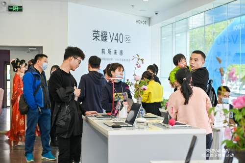探尋遺失的中國色非遺傳統插花活動收官，榮耀V40輕奢版秀出千年真彩