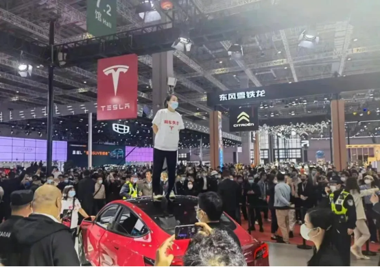 劍指特斯拉？360計劃推出行車黑匣子，可記錄駕駛狀態