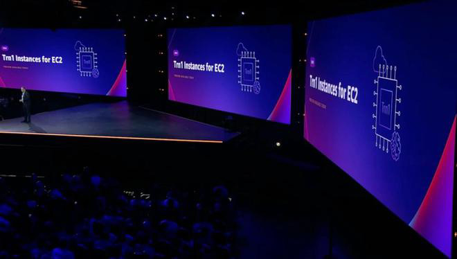 亞馬遜 AWS 推出兩款新定制芯片，與英特爾、英偉達展開競爭