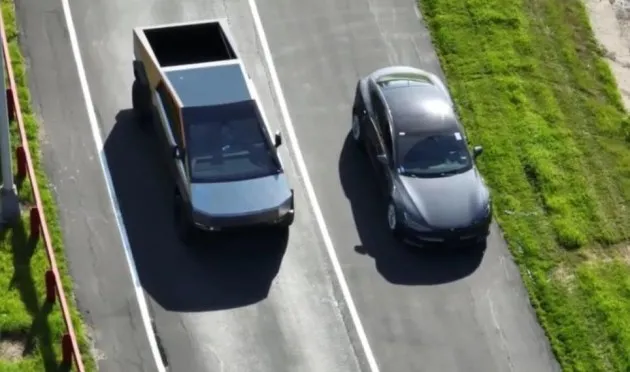 特斯拉 Cybertruck 與新款 Model S 同時在加州工廠曝光