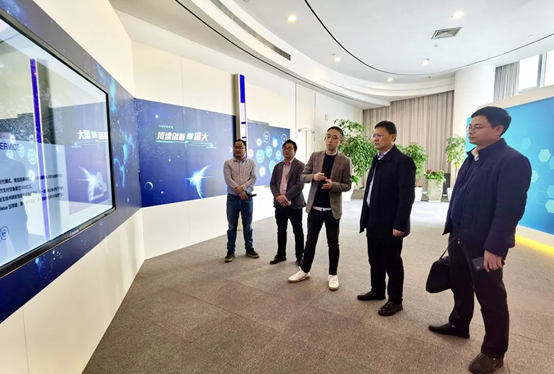 龍南市政府市長(zhǎng)彭江閩一行蒞臨考察盛大比格云