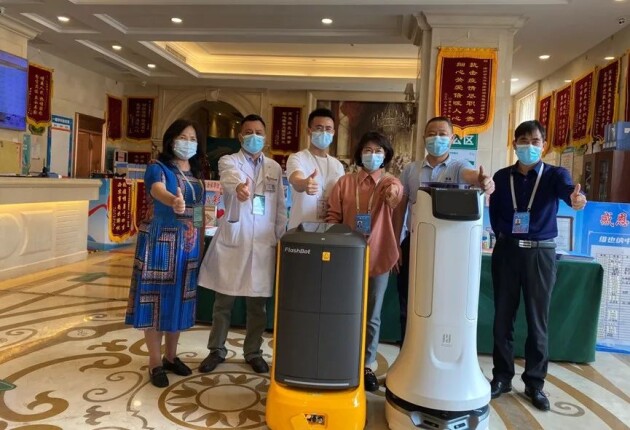 科技防疫不松懈,普渡機器人入駐深圳龍華防疫酒店