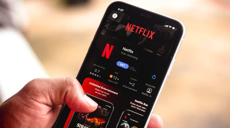 向廣告低頭,Netflix 考慮推出更便宜訂閱計劃