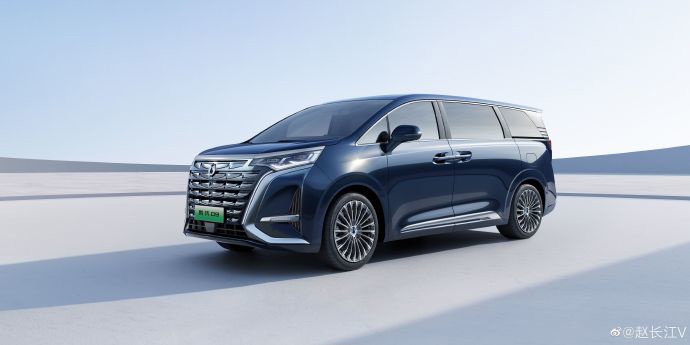 DM、EV 雙動(dòng)力模式，比亞迪旗下騰勢(shì)首款高端 MPV 正式定名“D9”